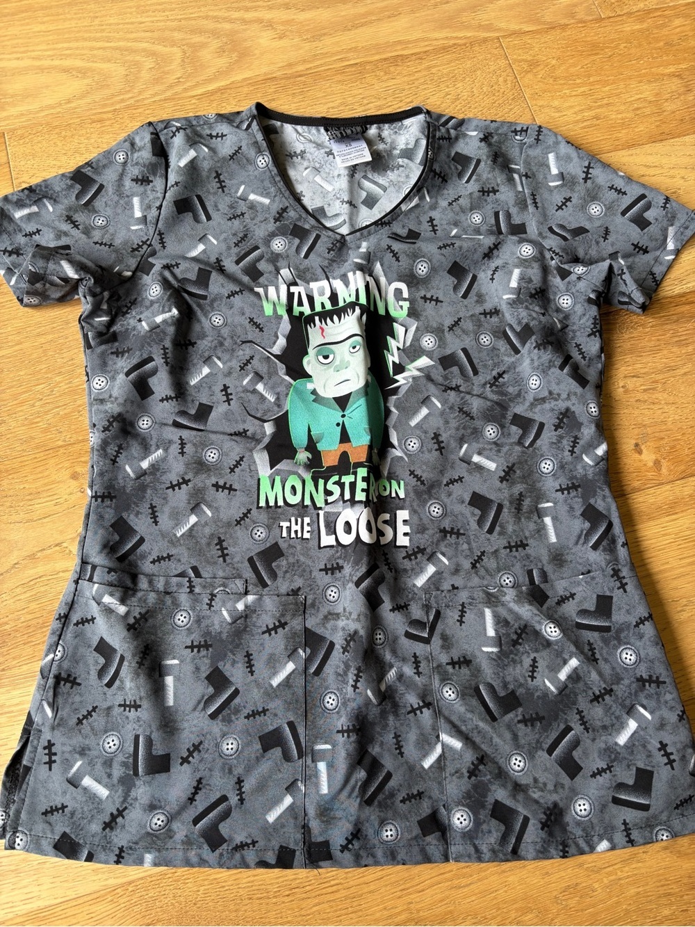 Universal monsters scrub top womens xs